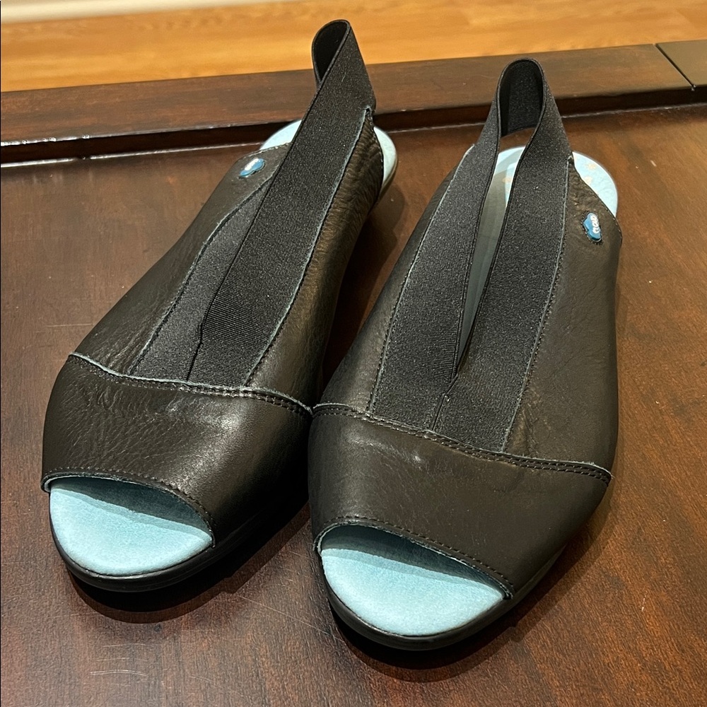 Cloud sandals